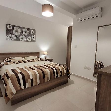 Lovely Apartment With Side Sea View St. Paul's Bay Exterior foto