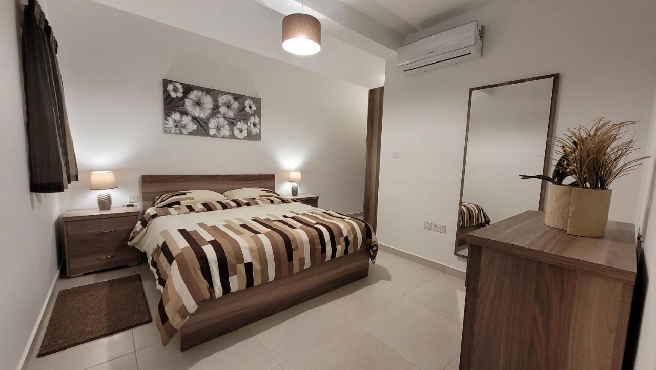 Lovely Apartment With Side Sea View St. Paul's Bay Exterior foto